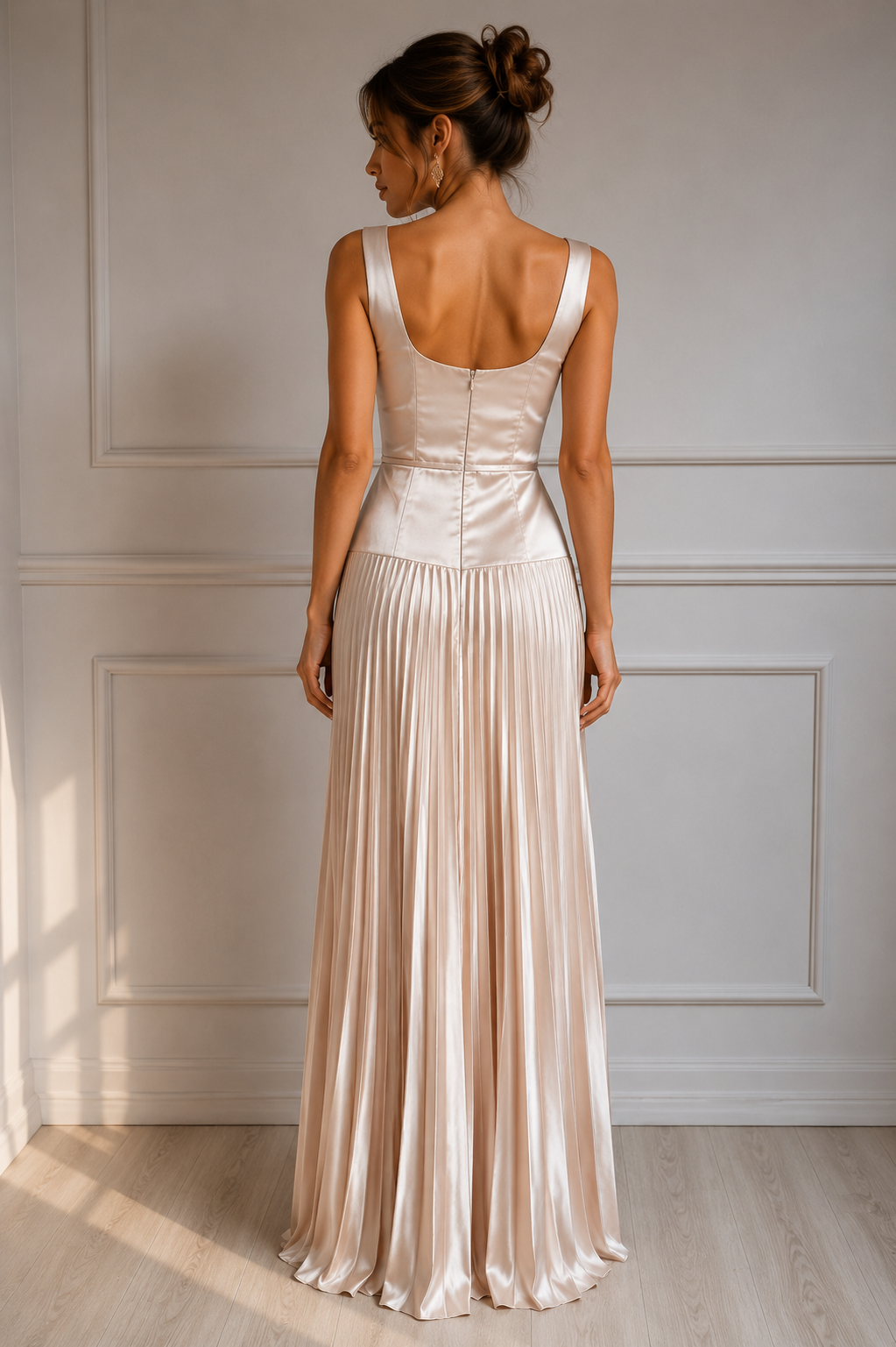 Vestido de noche satinado plisado champagne