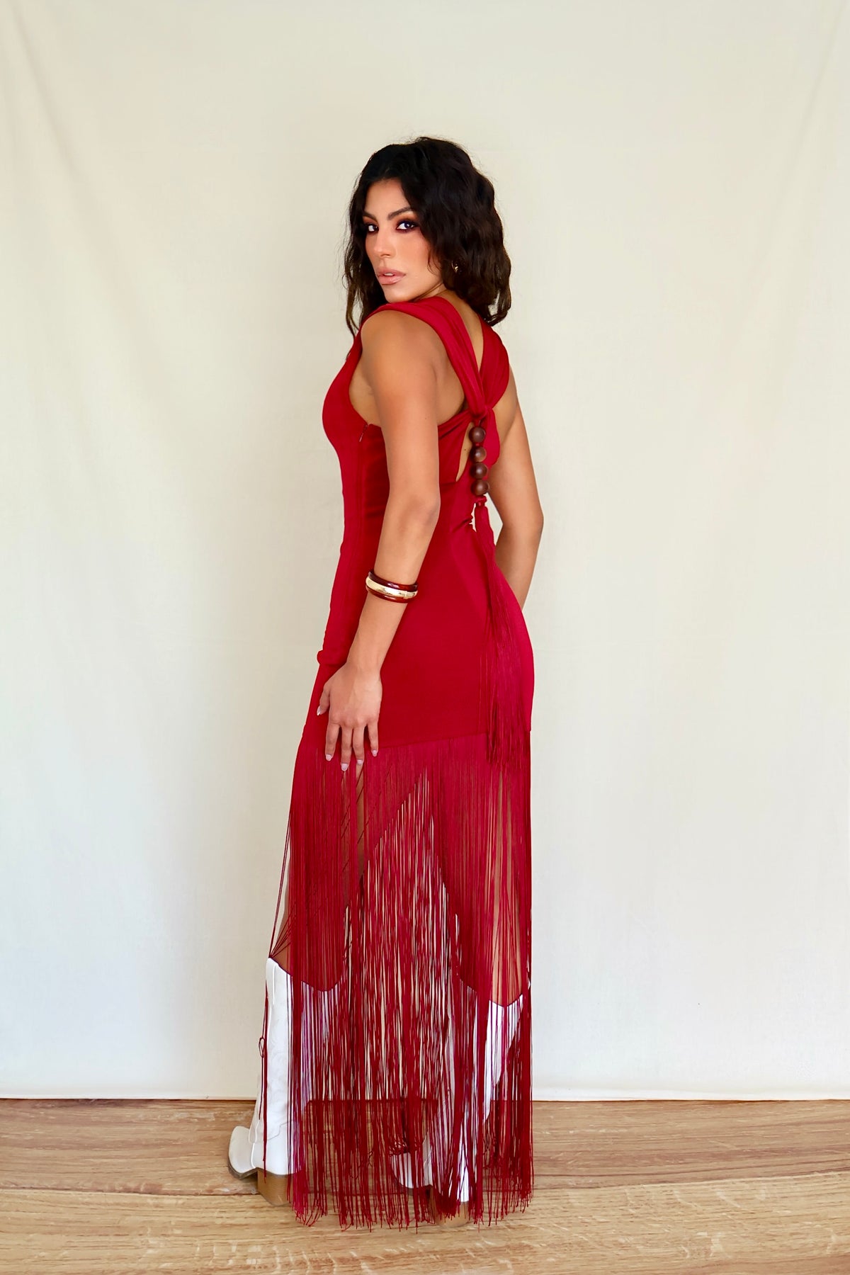 VESTIDO BURGUNDY CON FLECOS
