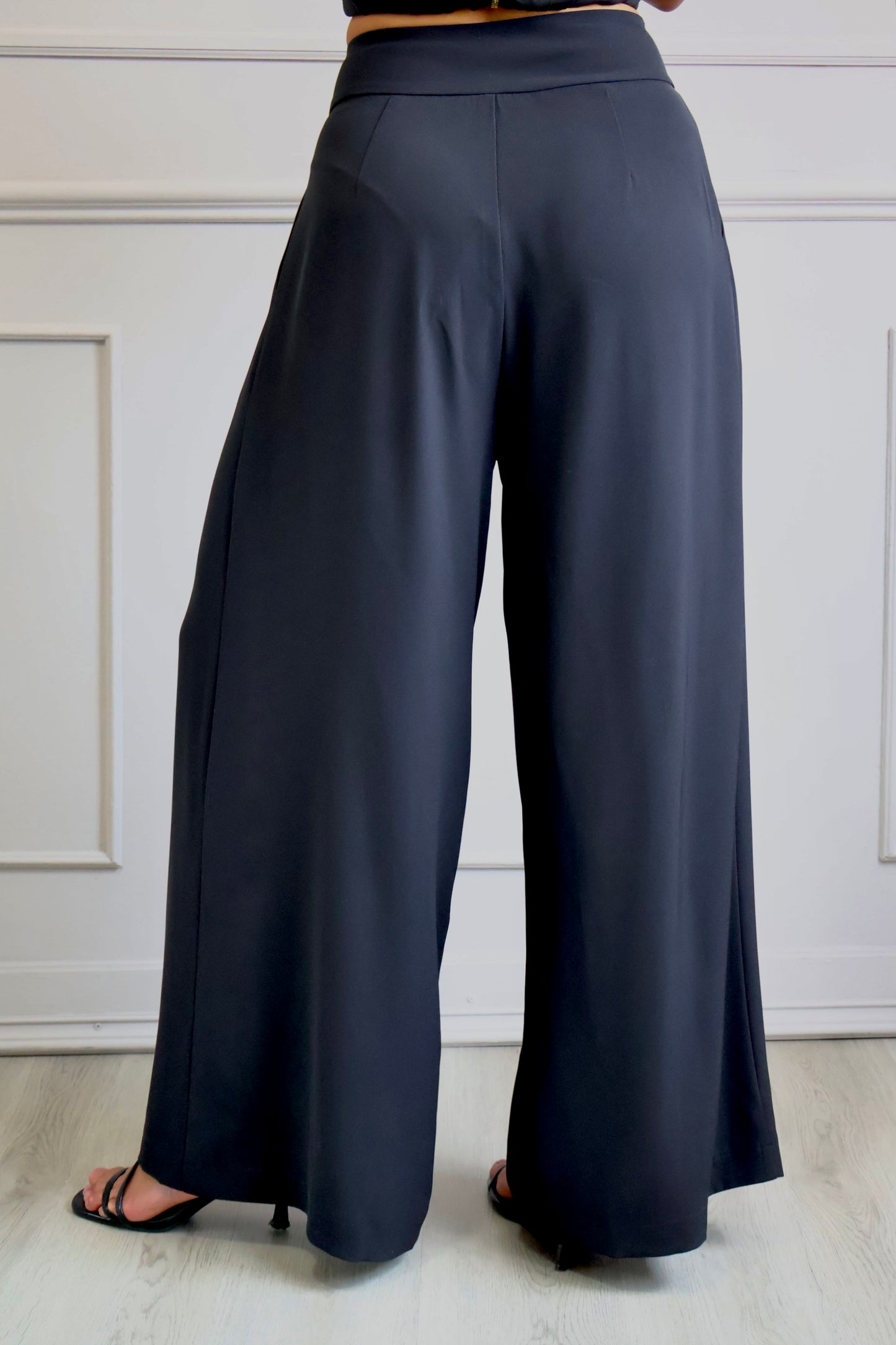 PANTALÓN NEGRO WIDE LEG CLÁSICO