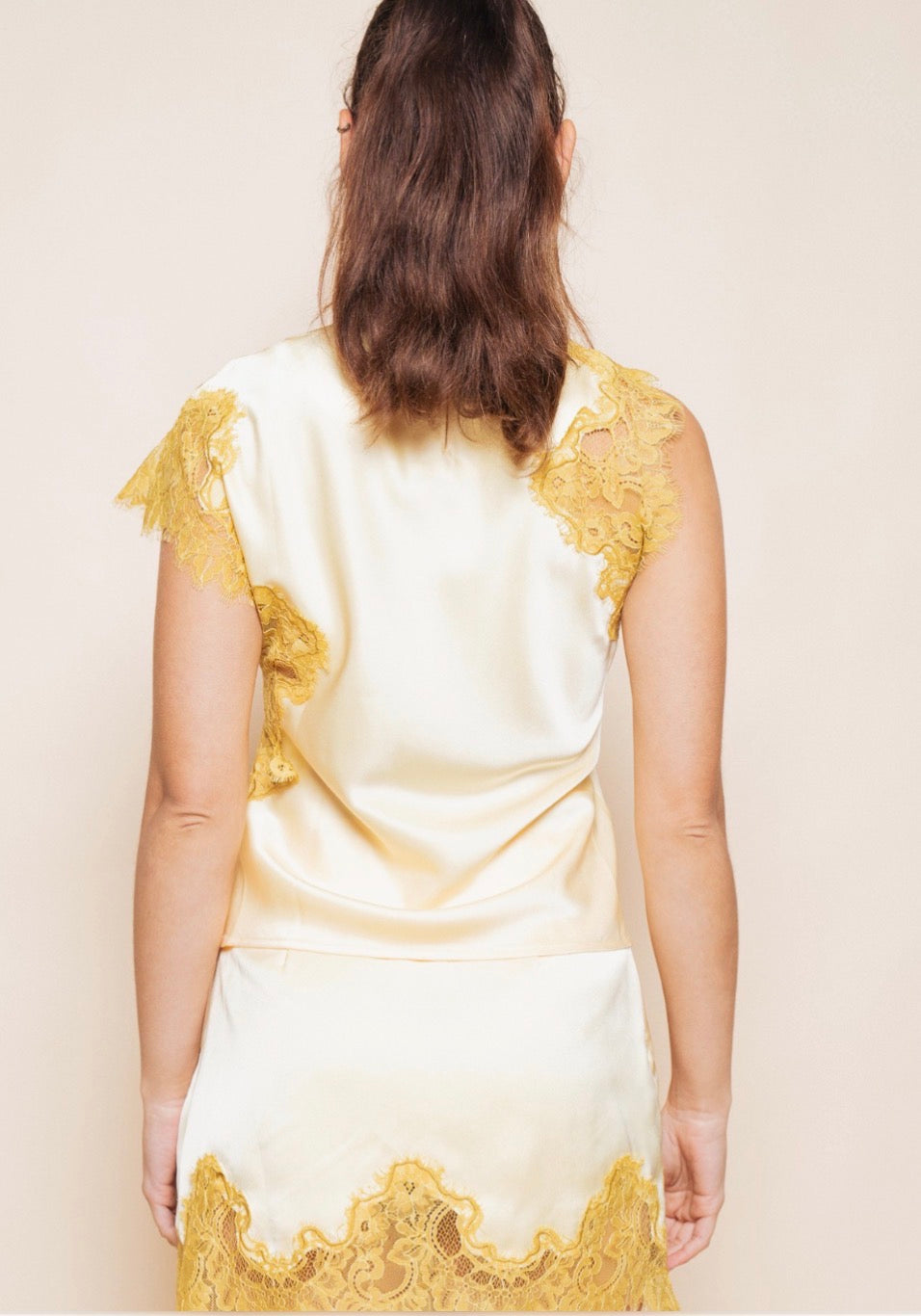 BLUSA MARFIL ENCAJE MOSTAZA