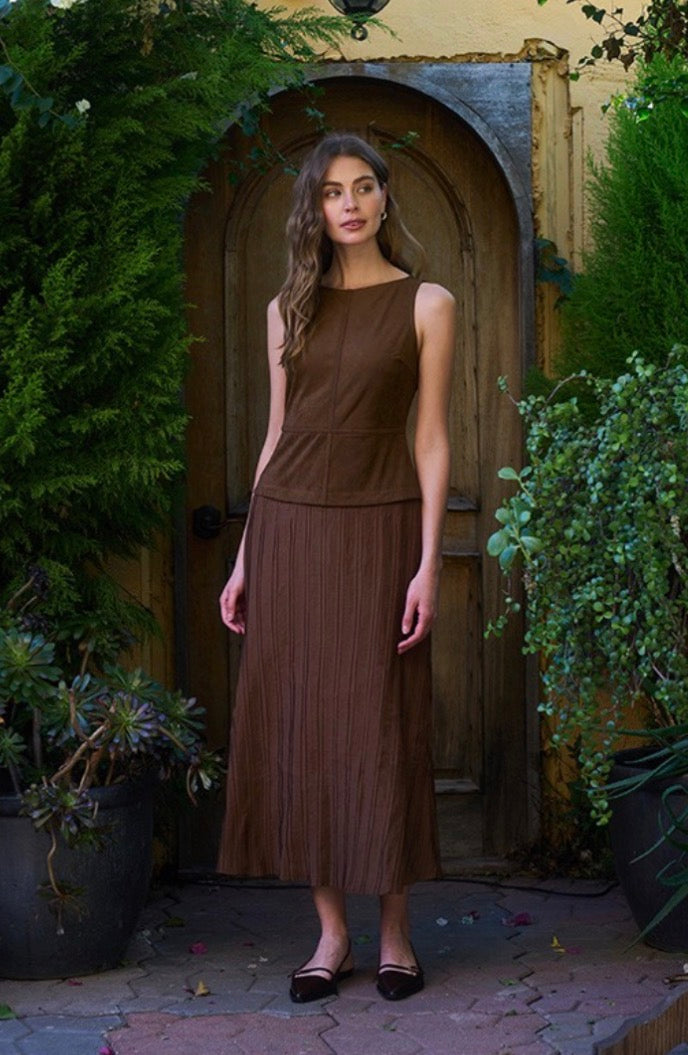 VESTIDO MOCHA PLEATS
