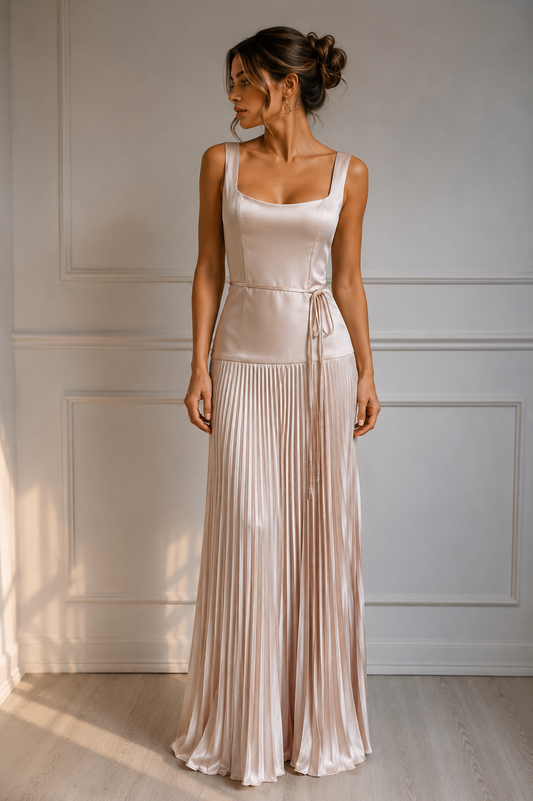 Vestido de noche satinado plisado champagne