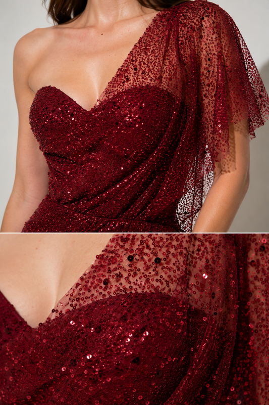 VESTIDO MIDI ROJO DE LENTEJUELAS CON ESCOTE ASIMÉTRICO