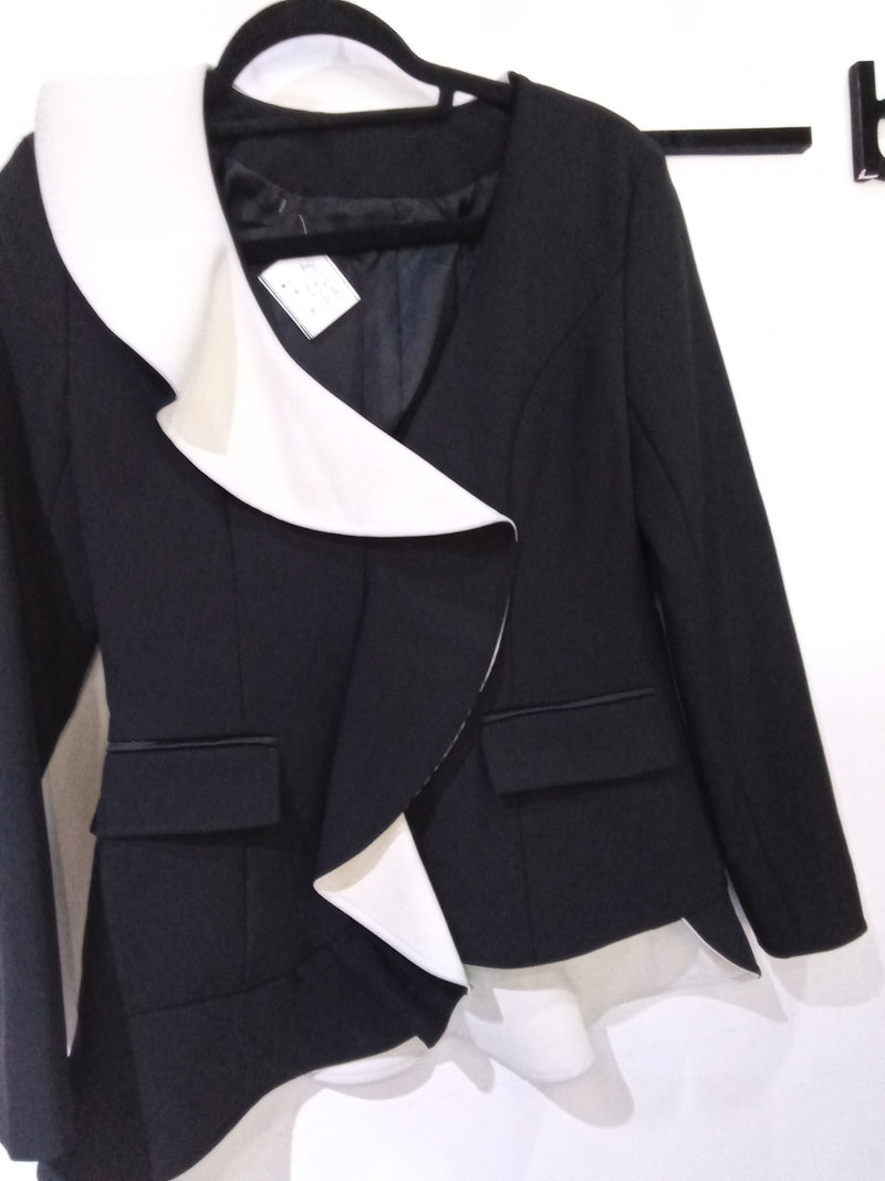 BLAZER CUELLO BLANCO