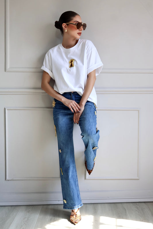 JEANS DECORADOS CON APLICACIONES DORADAS