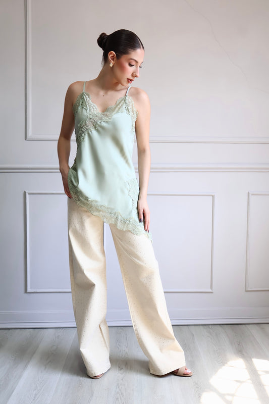 BLUSA SATINADA VERDE SAGE CON ENCAJE