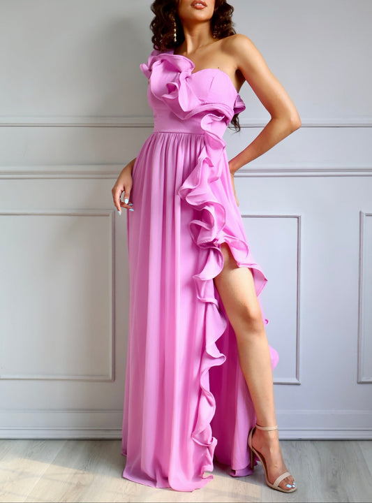 VESTIDO LARGO PLISADO CON OLANES ROMÁNTICOS