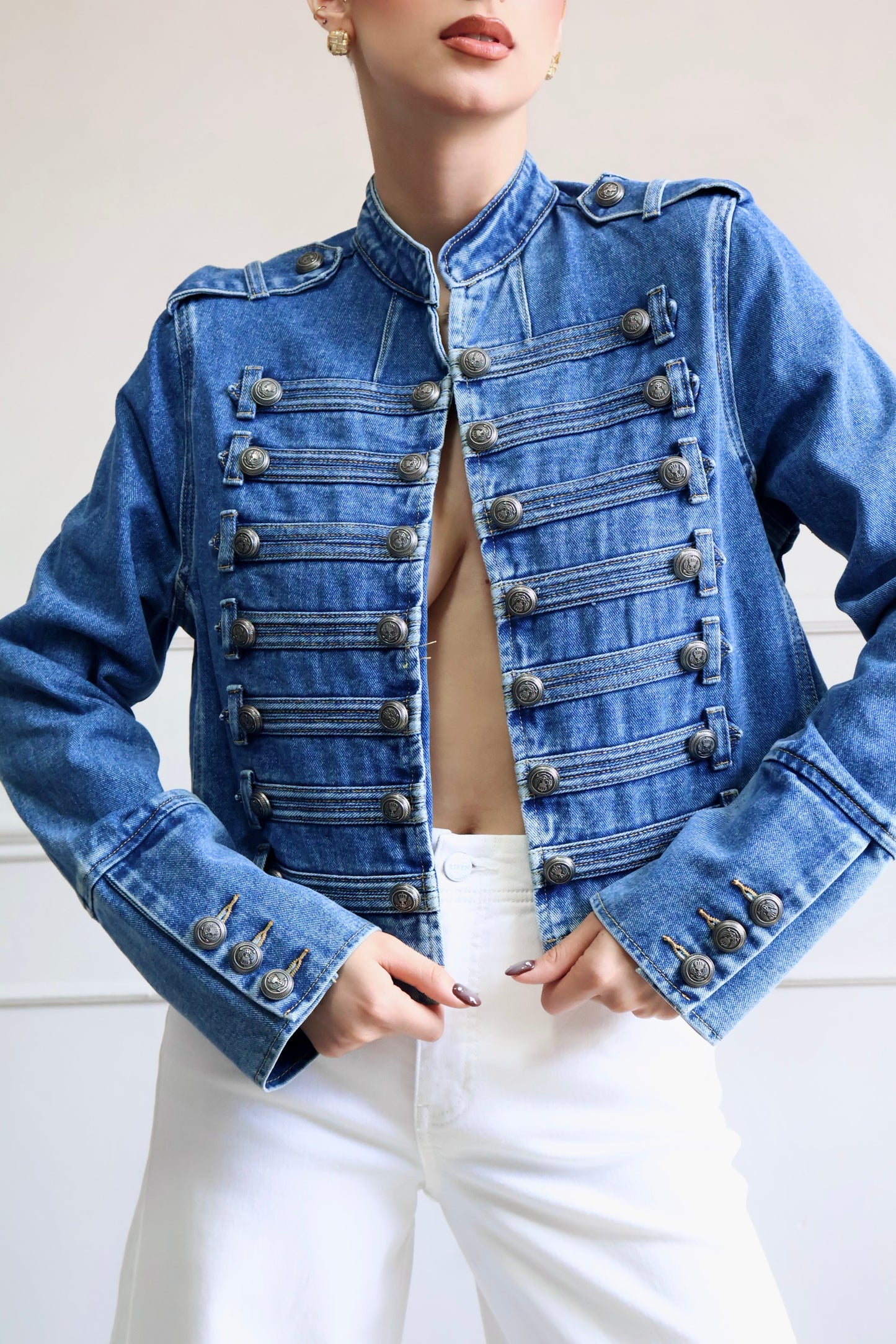 CHAQUETA DENIM ESTILO MILITAR