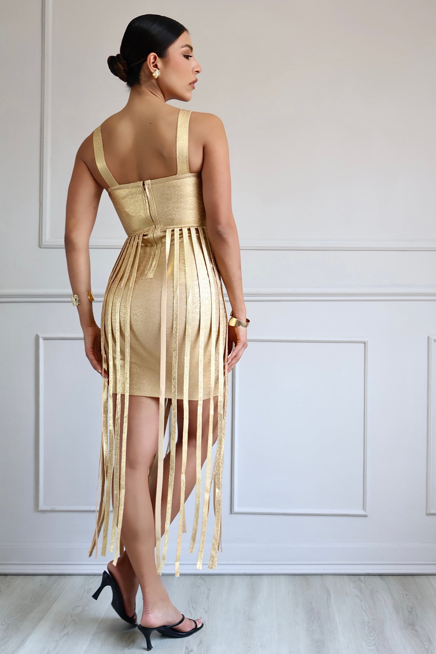 VESTIDO DORADO FLECOS GLAM