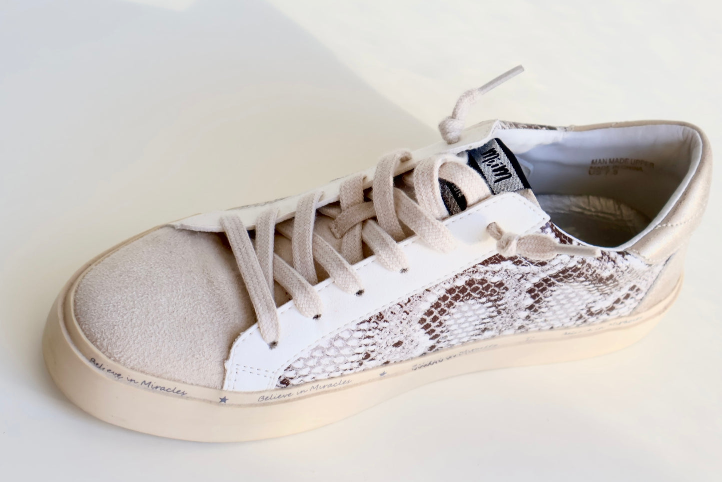 TENIS ANIMAL PRINT CON BRILLO