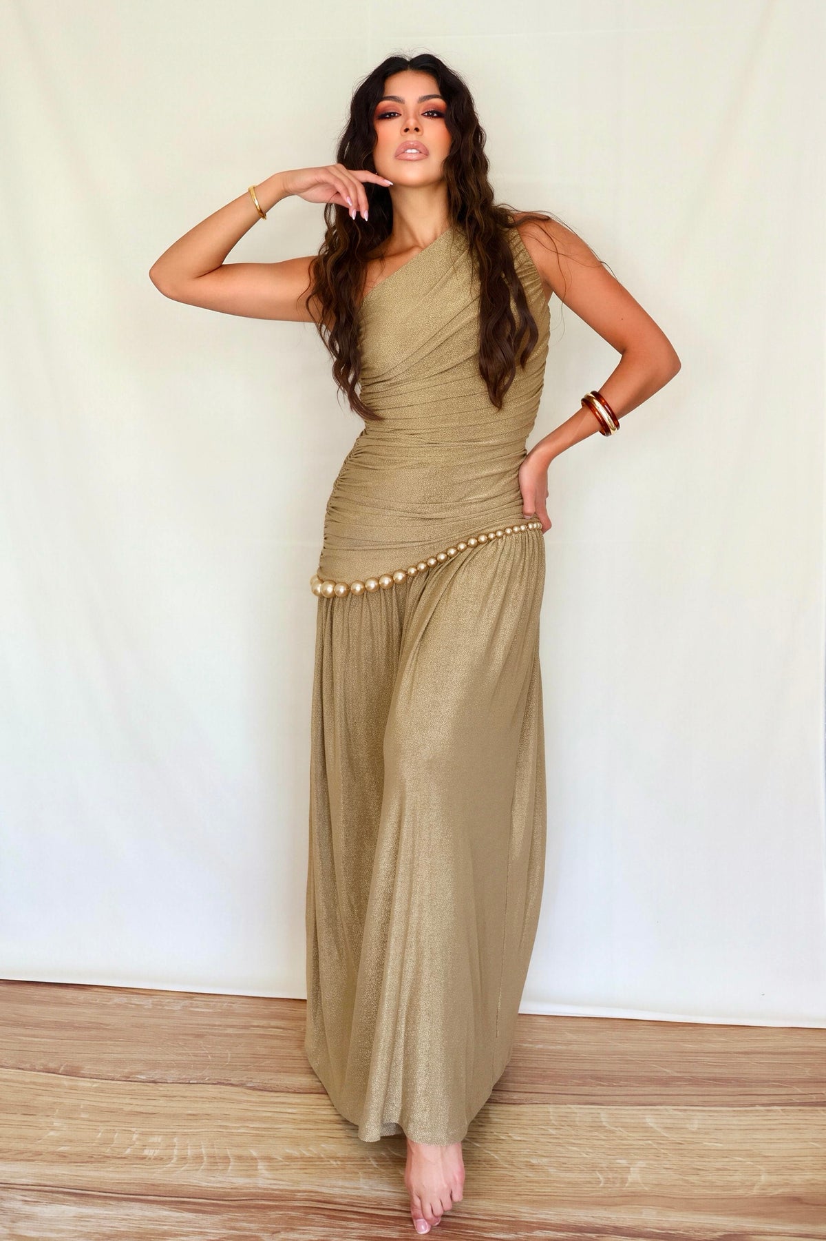 VESTIDO DORADO