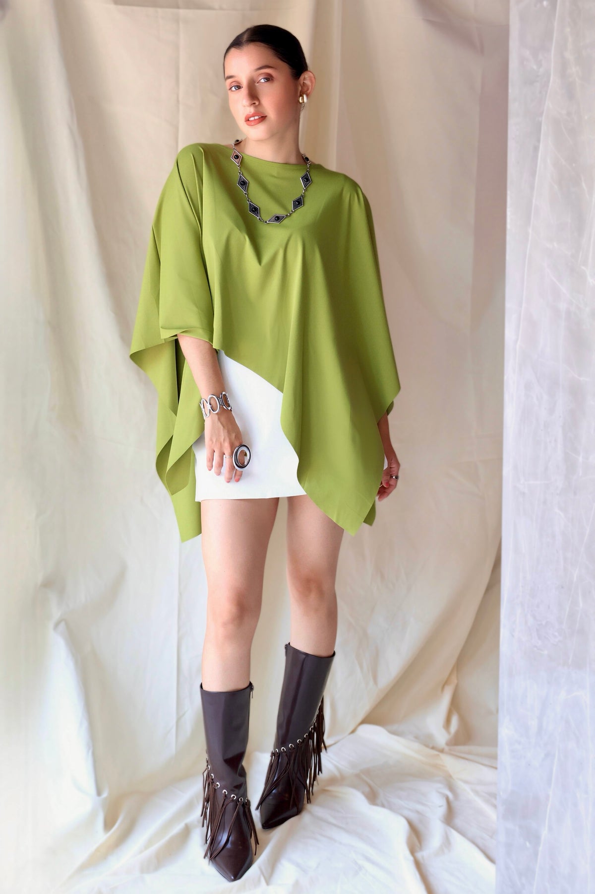 BLUSA TIPO CAPA