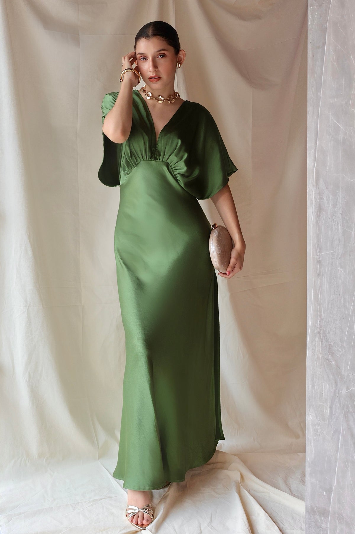 VESTIDO VERDE OLIVO