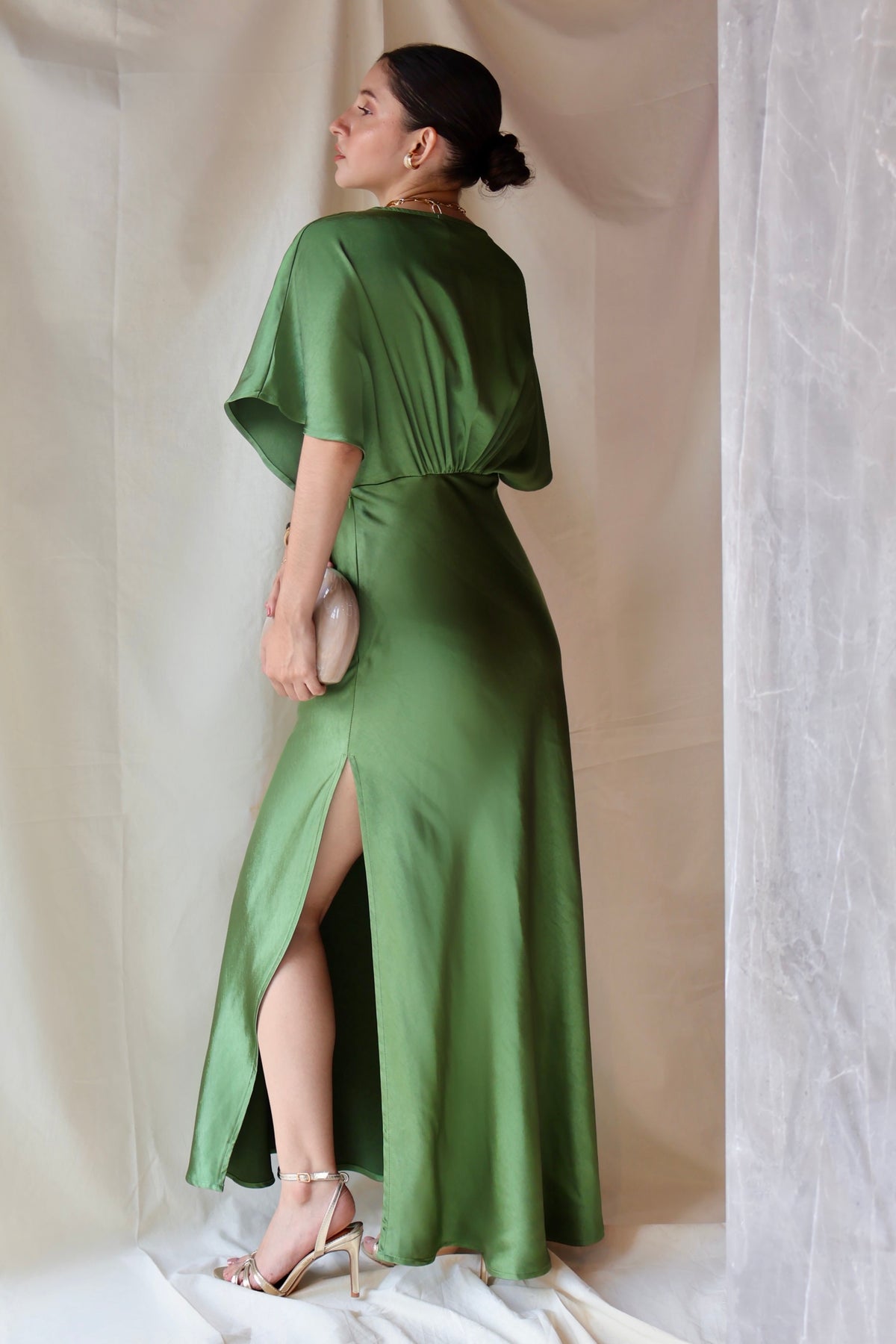 VESTIDO VERDE OLIVO