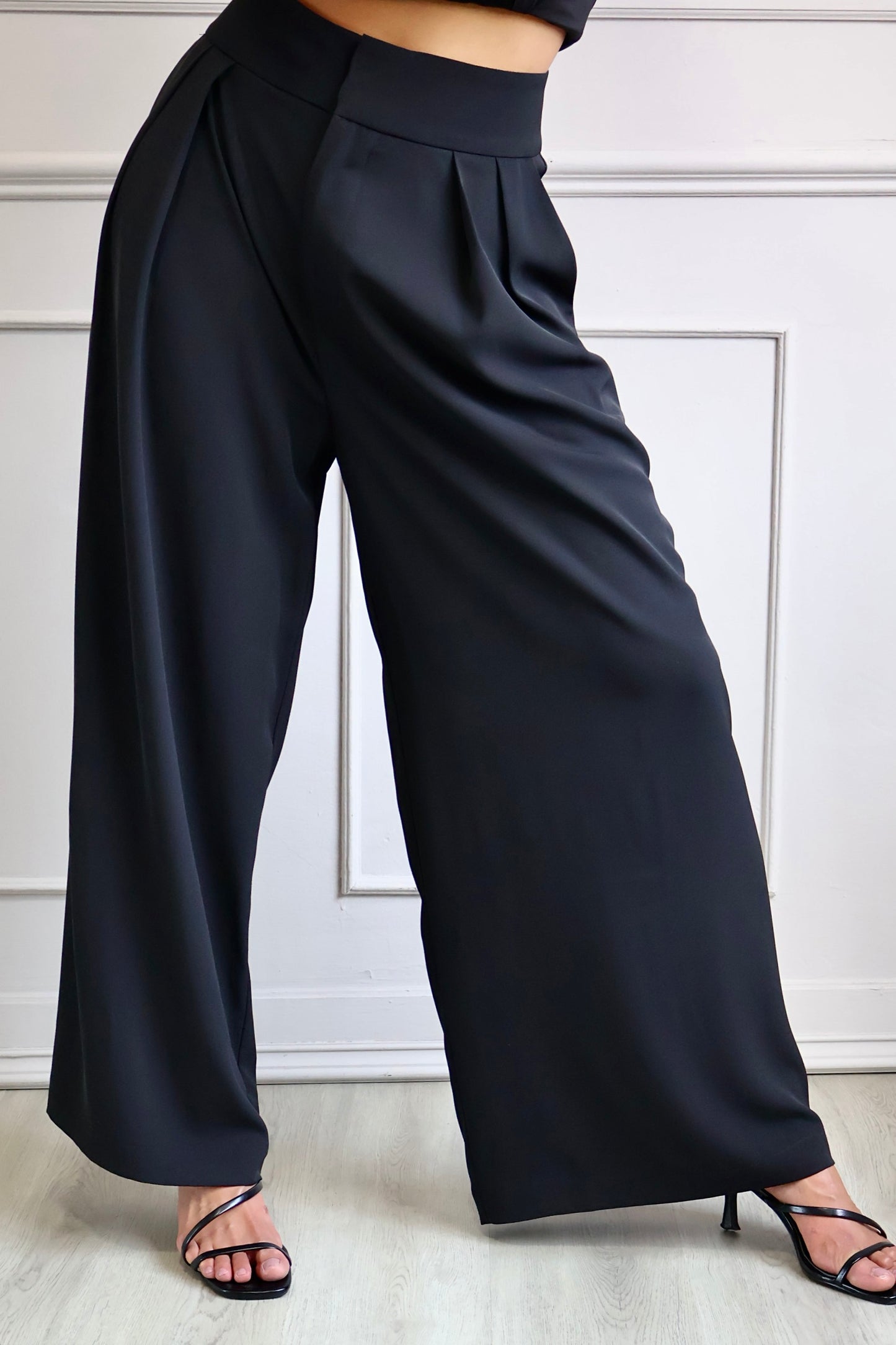 PANTALÓN NEGRO WIDE LEG CLÁSICO