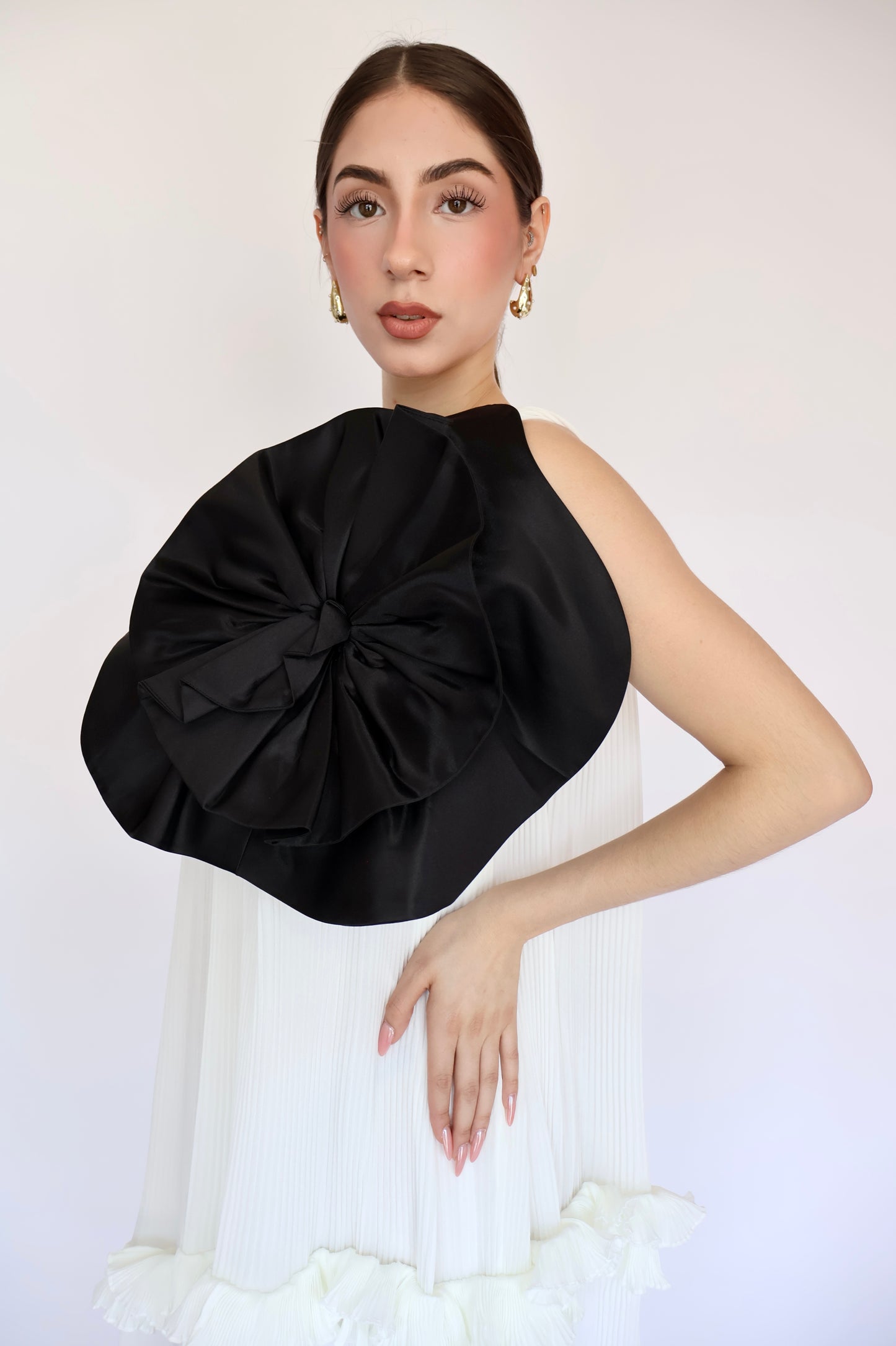VESTIDO LARGO PLISADO CON TOP NEGRO STATEMENT