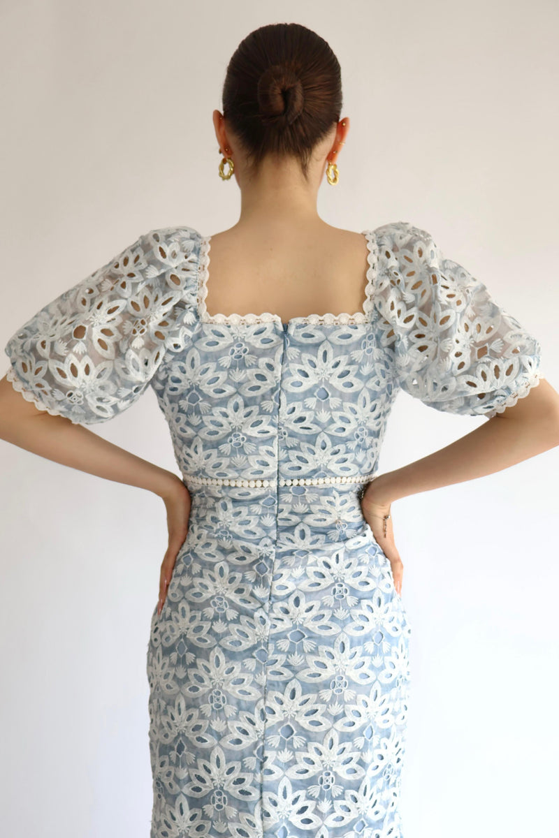 Vestido azul baby bordado